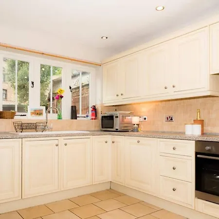 Piper Cottage, Bilbrough, York Holiday home *
